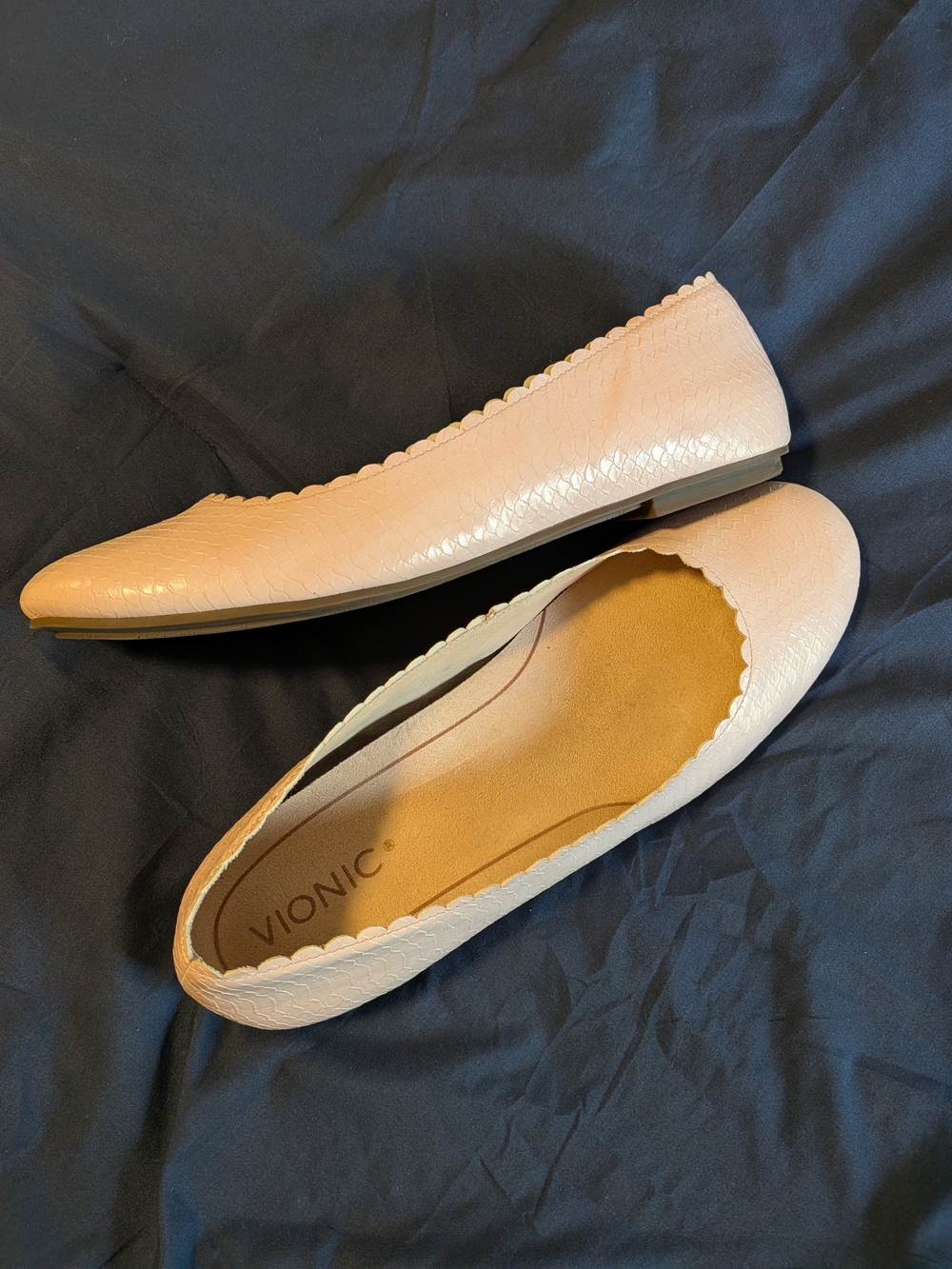 Vionic Women's Scalloped Ballet Flat - Blush Pink